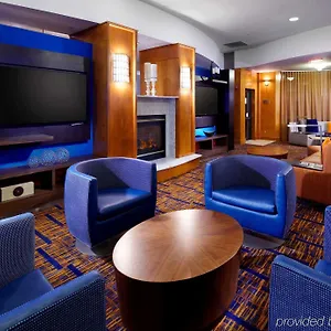Courtyard Shadyside Hotel